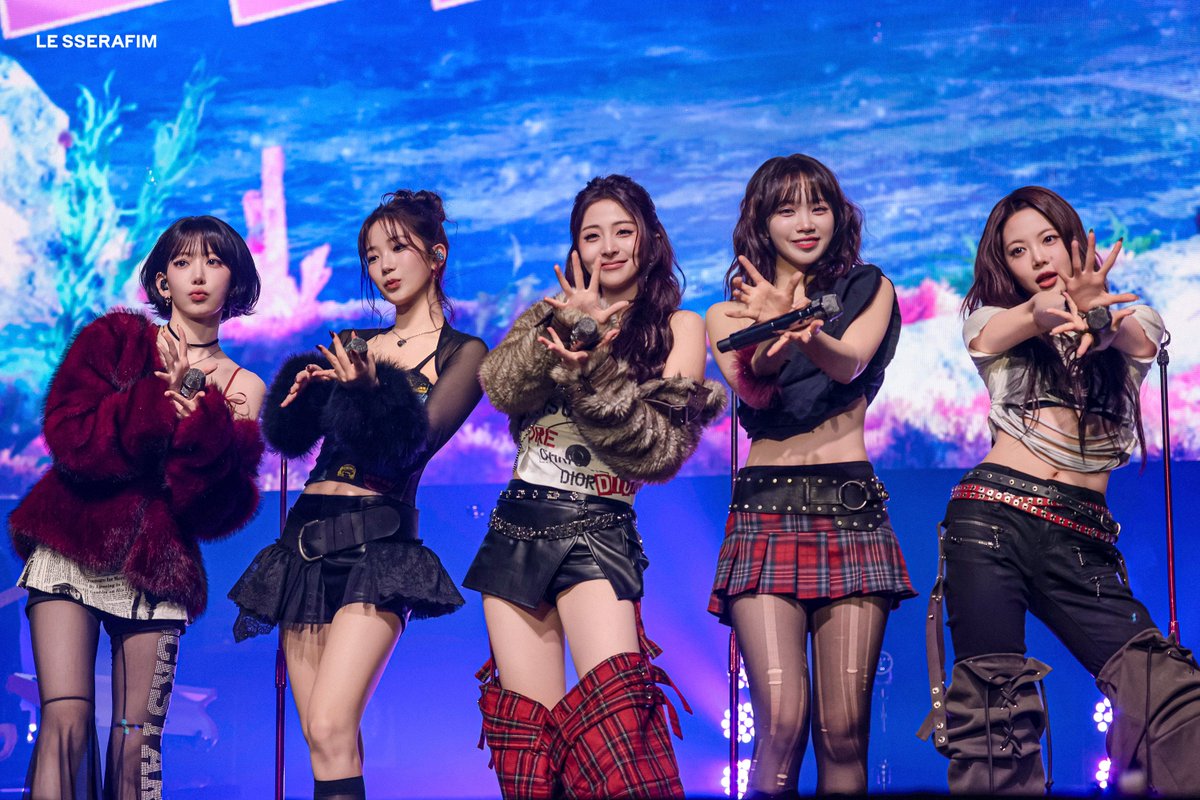 le_sserafim's tweet image. LE SSERAFIM 'COUNTDOWN JAPAN 25/26' Photo Sketch
(weverse.io/lesserafim/med…)

#LE_SSERAFIM #르세라핌