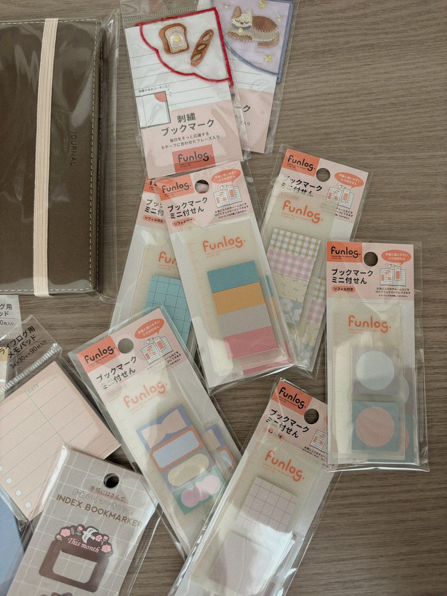 yohacu_life's tweet photo. マークスさんのファンログたちが届いたー♡これ使ってライフログするのたのしみ♪

 #購入品  #marks  #マークス  #文房具  #funlog https://t.co/ht7uTRR1tv