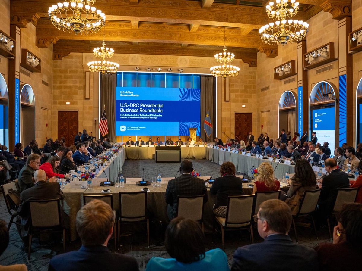 La visite du Président <a href="/fatshi13/">Félix A. Tshisekedi</a> s’est clôturée par une Table ronde avec le secteur privé. Au siège de <a href="/USChamber/">U.S. Chamber</a> le Président a conféré avec les dirigeants de plusieurs entreprises américaines. « We are open for business. 
And we are serious about doing business the right way» a