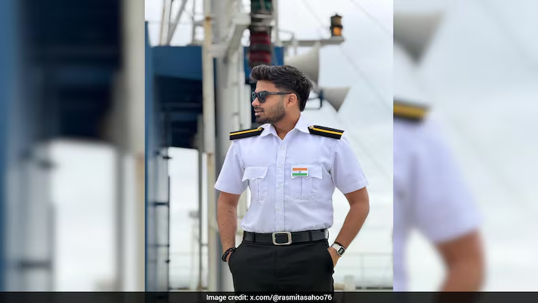 ndtv's tweet photo. Merchant Navy Officer On China-Bound Ship Goes Missing Near Mauritius
https://t.co/c08W2GG3Sh https://t.co/0r6CWNKELP