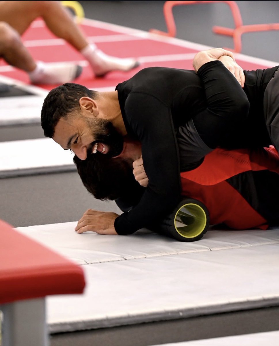 Just the King making sure Robbo stays