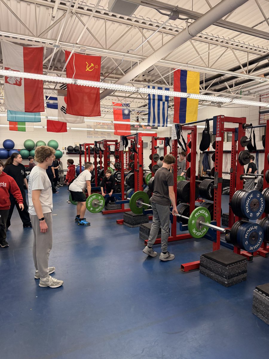 CoachKetza's tweet photo. We are halfway through our middle school weightlifting camp. This group shows up and likes to work! The future looks bright! @WABlackhawkFB @CoachFeyerer @coacheimer @coach https://t.co/yF5SNzH4Rv
