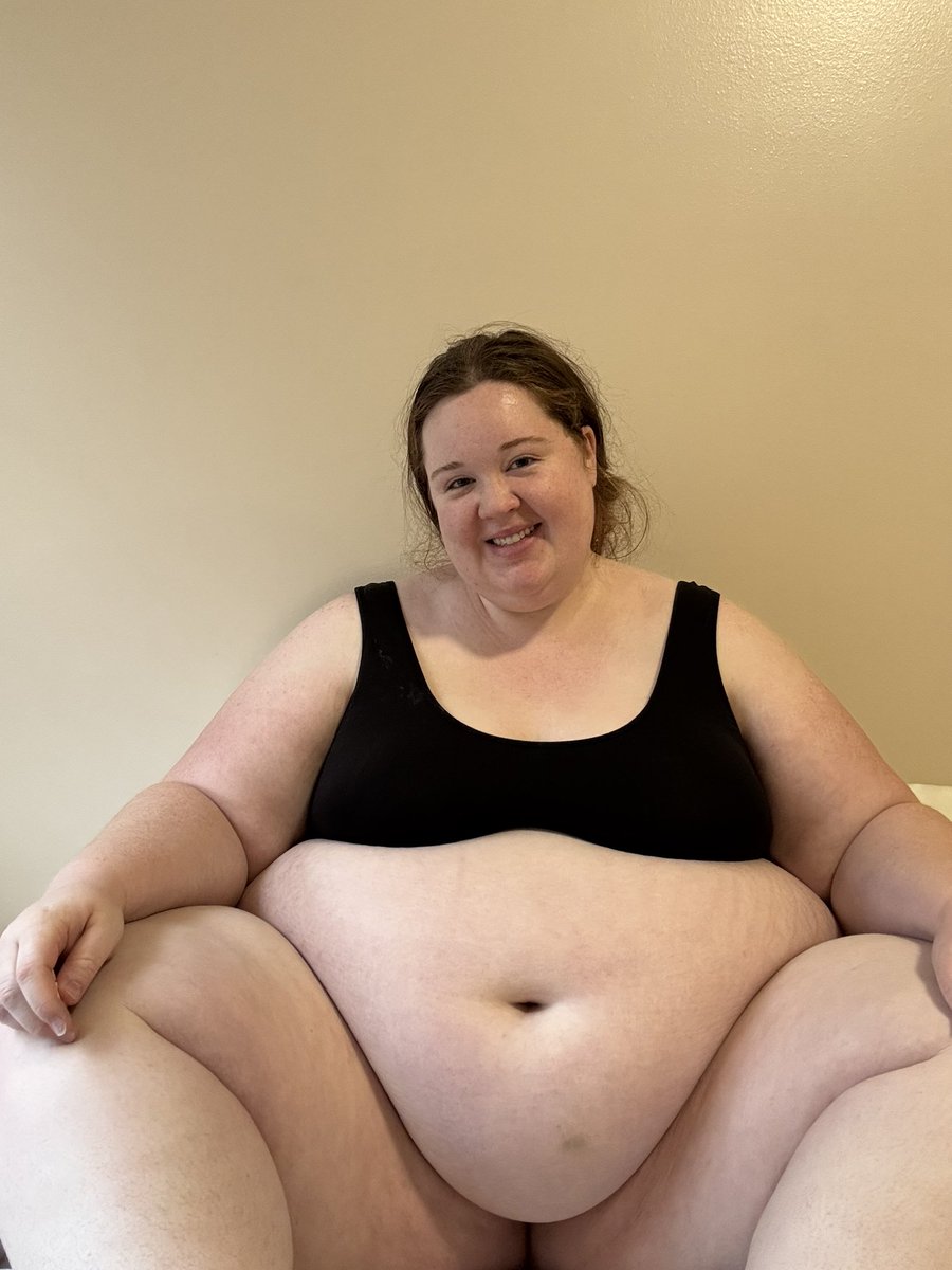 feedinglac's tweet photo. Had the most amazing donut feeding this morning…. I’m a gluttonous piggy. 🍩 🐷#feedee #feederisim #feedeebelly https://t.co/kCKlJcscbq