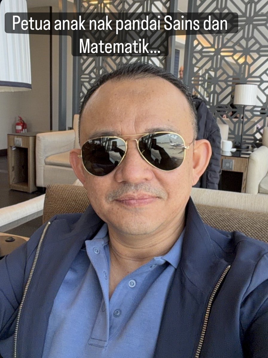 maszlee's tweet photo. Petua anak nak pandai Sains dan Matematik…

Ichom: Doc, ada petua tak nak bagi anak-anak pandai Sains dan Math?

Aku: Belikan Lego technic banyak-banyak kat rumah, bagi dia layan game Minecraft lagi kecik, dah besar main game Zelda, bayakkan tengok cerita Iron-man, dokumentari National Geographic, kasi dia tengok banyak Sci-fi macam Night at the Museum, Interstellar, Star Wars, latih diaorang buat keputusan dan pemilihan berdasarkan kiraan peratusan risiko dan keuntungan. Kasi diaorang peluang bikin eksperimen di rumah. Penting juga ialah biasakan mereka dengan bahan-bahan literasi Bahasa Inggeris terutamaya novel dan poems.

Seperkara yang paling penting ialah beli buku “Mewarna Kanvas Putih: tip pendidikan anak-anak” tulisan saya.

Ichom: “Kalau anak sekolah menengah pulak?”

Aku: “Anak kau berapa tahun Chom?”

Ichom: “Saya belum kawen lagi Doc”

Aku: 😳😳😳

@kedaidrmaszleemy 
#mewarnakanvasputih