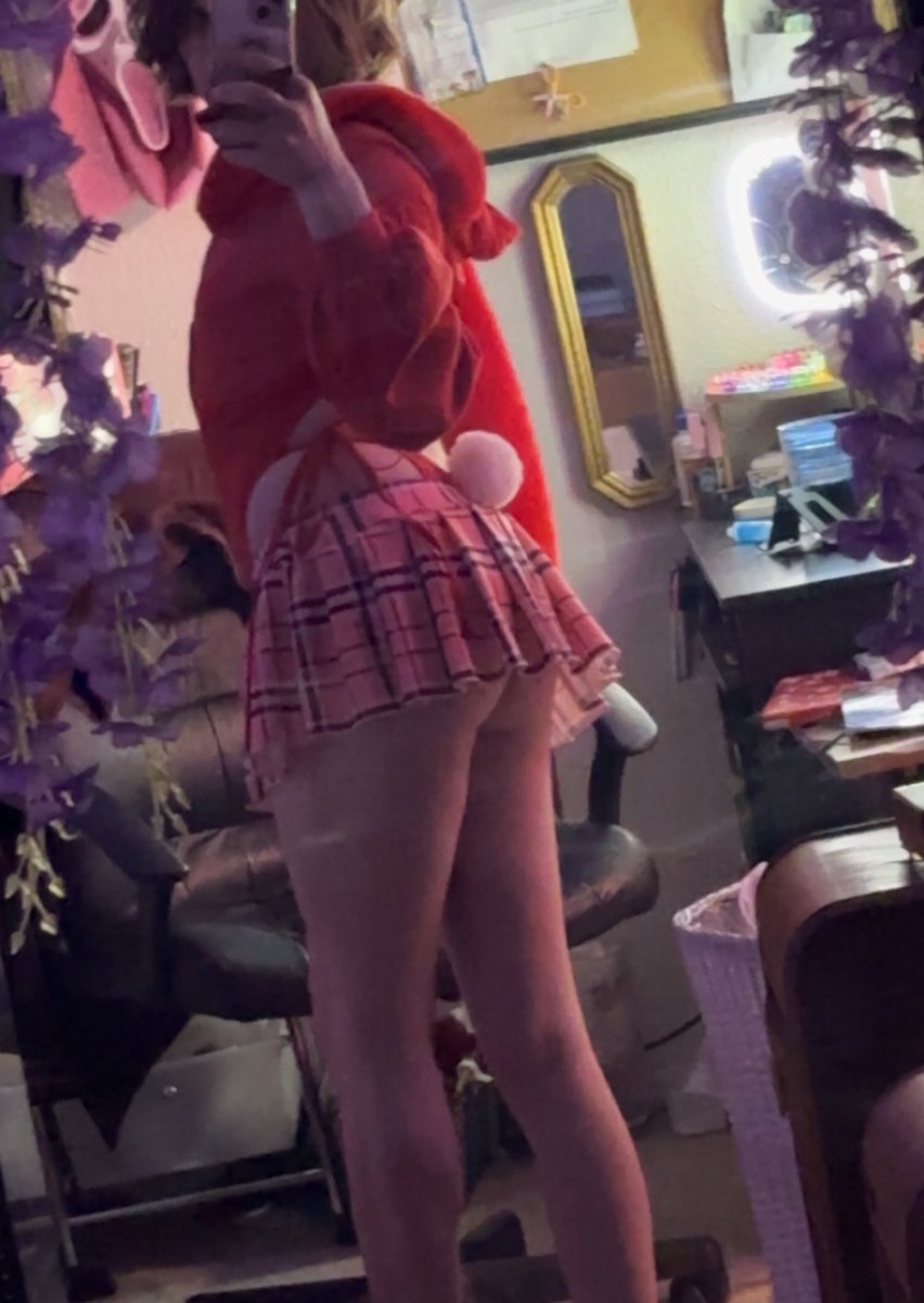 Ryker_Ryder's tweet photo. Everything looks sexier in red https://t.co/vXJIF1mIjl