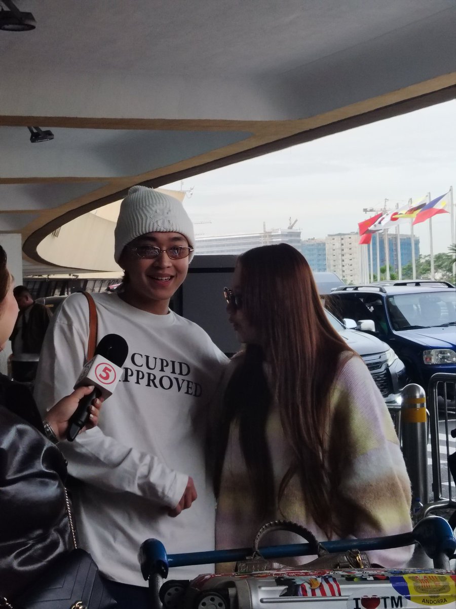 genekylaa's tweet photo. Guess who's here ~ 📍NAIA T1
#Ravin #Angela https://t.co/Mge7sK8F1W