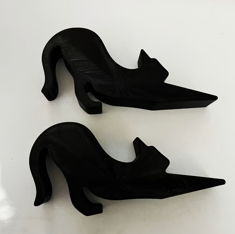 Tope para puerta de gatito negro, para que no se les azote. 50 pesos cada uno