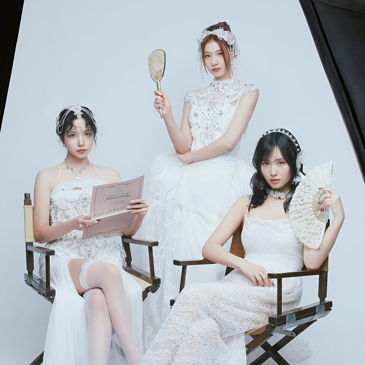 OLTSupport's tweet photo. 🚨 MISAMO's "PLAY" has already sold over 82,000 copies and is currently leading at #1 on the album charts according to Billboard Japan.

https://t.co/XtaVATDcd0 https://t.co/1rGErUZbOk