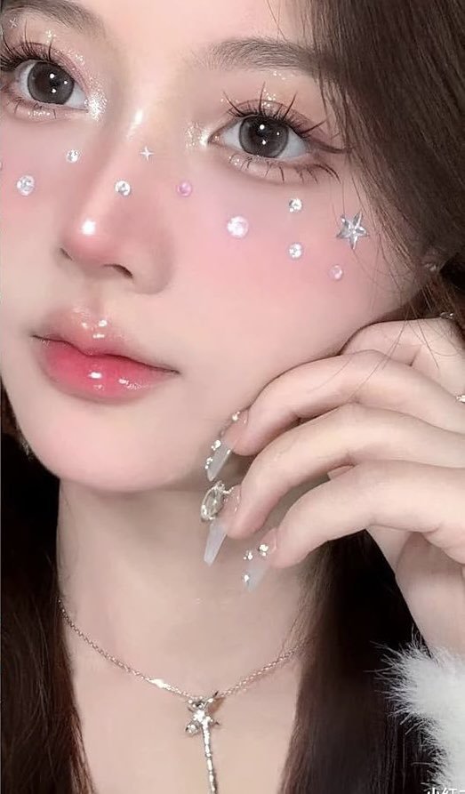 2/8『Happy Girly Valentine🩷』

1部 10:30~11:30
3部 13:00~14:00
4部 15:00~16:00
5部 16:15~17:15
6部 17:30~18:30

衣装は女の子らしい甘めガーリー🍫🎀
バレンタインの可愛い世界観で、とっておきの作品を一緒に作りませんか？
ご予約お待ちしています🤍
tol-app.jp/s/nanasaku

#ななサク