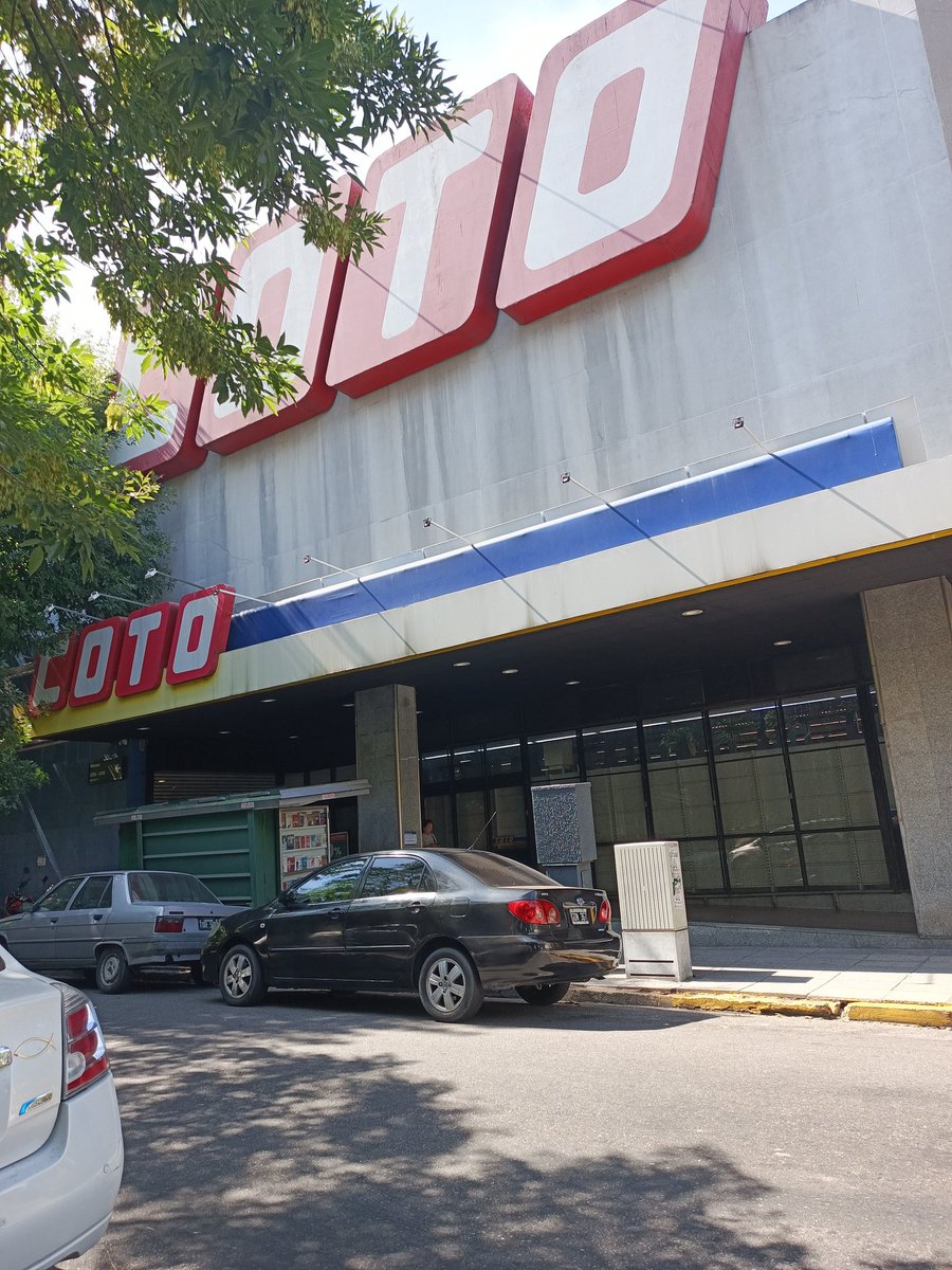 VaneRamos1402's tweet image. Inaugurando cartelera con beneficios que brinda nuestro sindicato para coto sucursal 78 y coto 220!! Los compañeros felices de poder gozar de tantos beneficios @CarlosPerezSEC @BuffonePablo @DanielOveja siempre dando lo mejor 💙💪