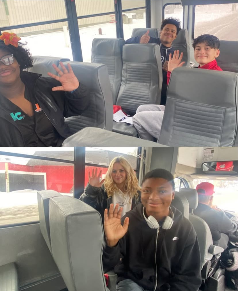 stephan_mullen's tweet photo. Fun afternoon going to Lodge and Glenwood to talk to students about Bulldog Wrestling Club! #reptheB https://t.co/7pQbmuTwHN