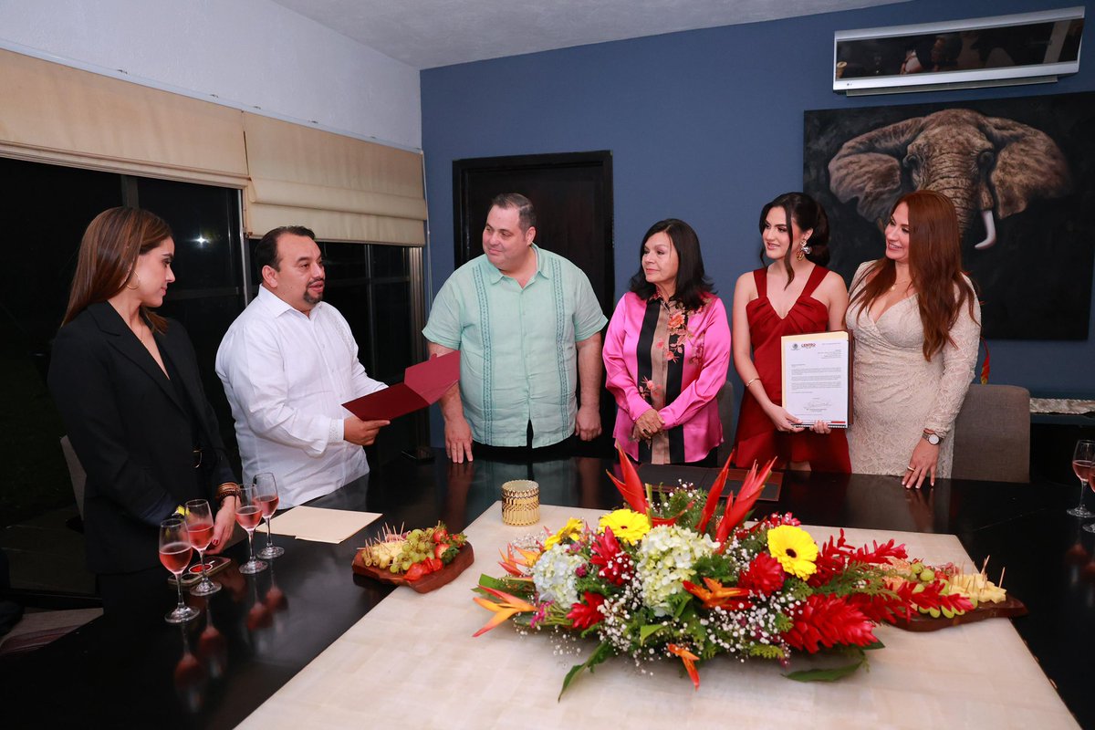 Monserrat Contreras Ponce representará a Centro en los eventos de Preferia y Feria Tabasco 2026, con la alegría y el orgullo de honrar las raíces de su tierra. Agradezco a Monserrat y a sus padres, Carlos Mario Contreras Ruiz y Karina Ponce Pérez, por aceptar la invitación y la