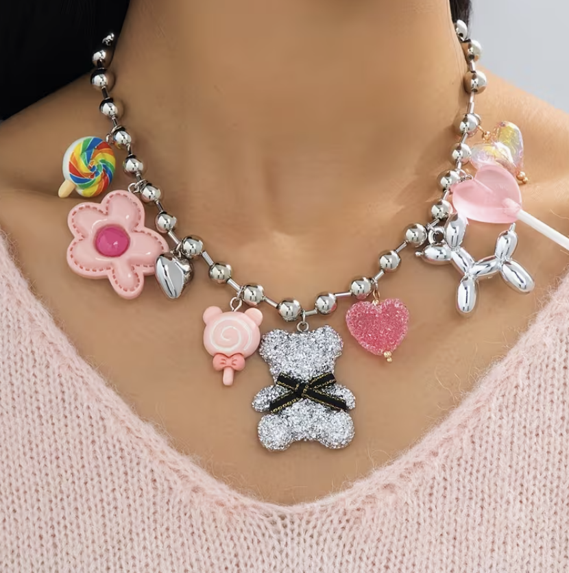 Collar muy feliz, 150 pesos