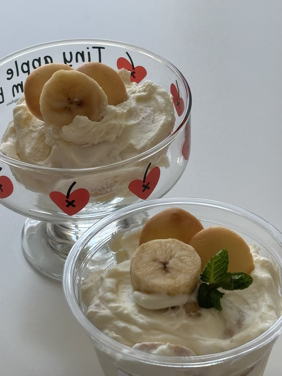 minyong_ii's tweet image. 바나나푸딩 만들었어요🤤
한 입 먹는 순간 귀에서 종소리들림..
재료만 있으면 너무 쉽고 간단하니까 다들 꼭 꼭만들어먹기!! 다이소 푸딩컵으로 9개 분량 나와서 친구들에게 배달가기에도 좋아요💛
레시피는 타래로⬇️⬇️

#바나나푸딩