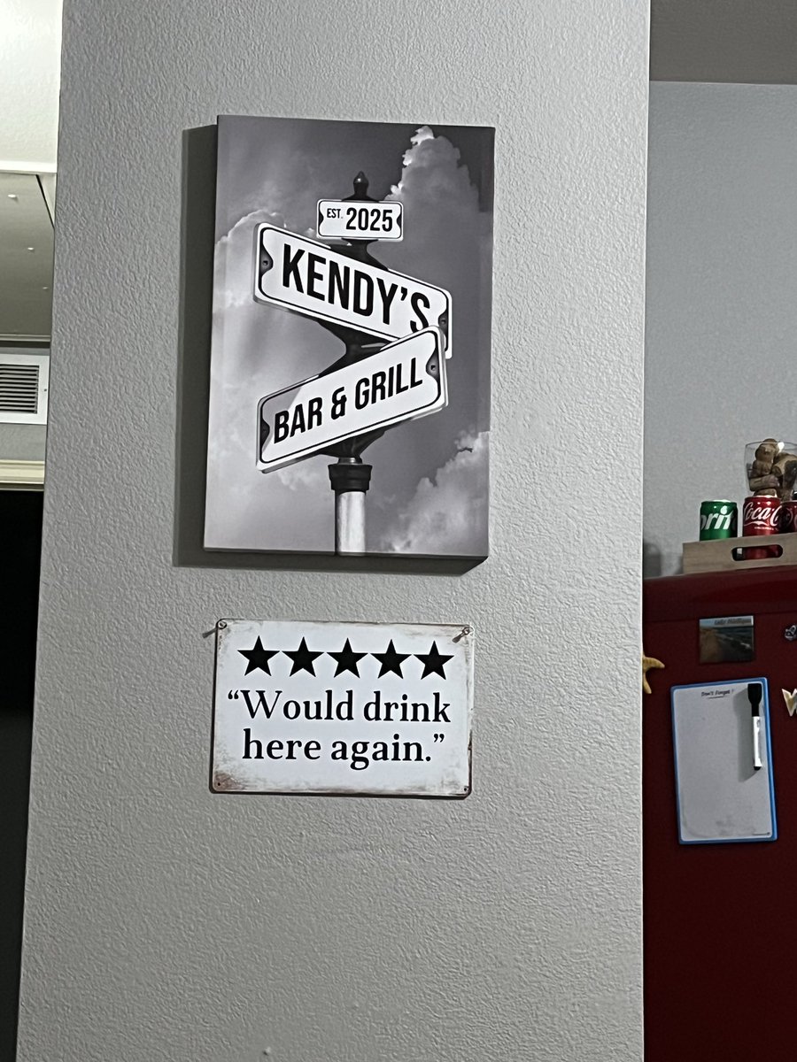 creek_3's tweet photo. Tuned in, synched up from the new Kendy’s Bar &amp; Grill. @OUontheAir https://t.co/916gPfiMOZ