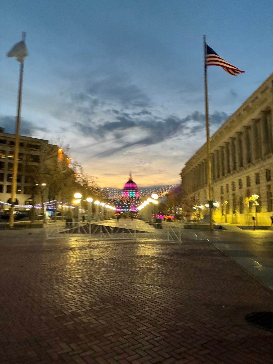 San Francisco at dusk, walk home