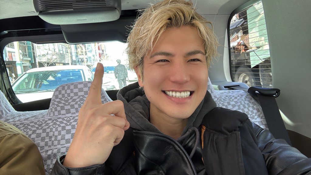 rewgy1919's tweet photo. 【エスドラ朝朝-1975日】

オハズマてゅでい
キンアサ当たり
皆さま一緒に北海道
楽しんでくださり
ありがとうございます🌽

今日は13:00〜
札幌雪まつり
17LIVEスペシャルステージにて
ブチカマいって参りんっす☀️

セトリぶち上げに始まり
ぶち上げに終わる仕様にしました☀️

今からDrumちゃん回収しに行きます🪴

配信もお送りする予定なので
お楽しみにズバ🦇

HTBイチオシ出演も
ありがとうございました✨☀️
-
#REWGY
#札幌雪まつり2026 
#さっぽろ雪まつり2026 
#17LIVE
#HTB