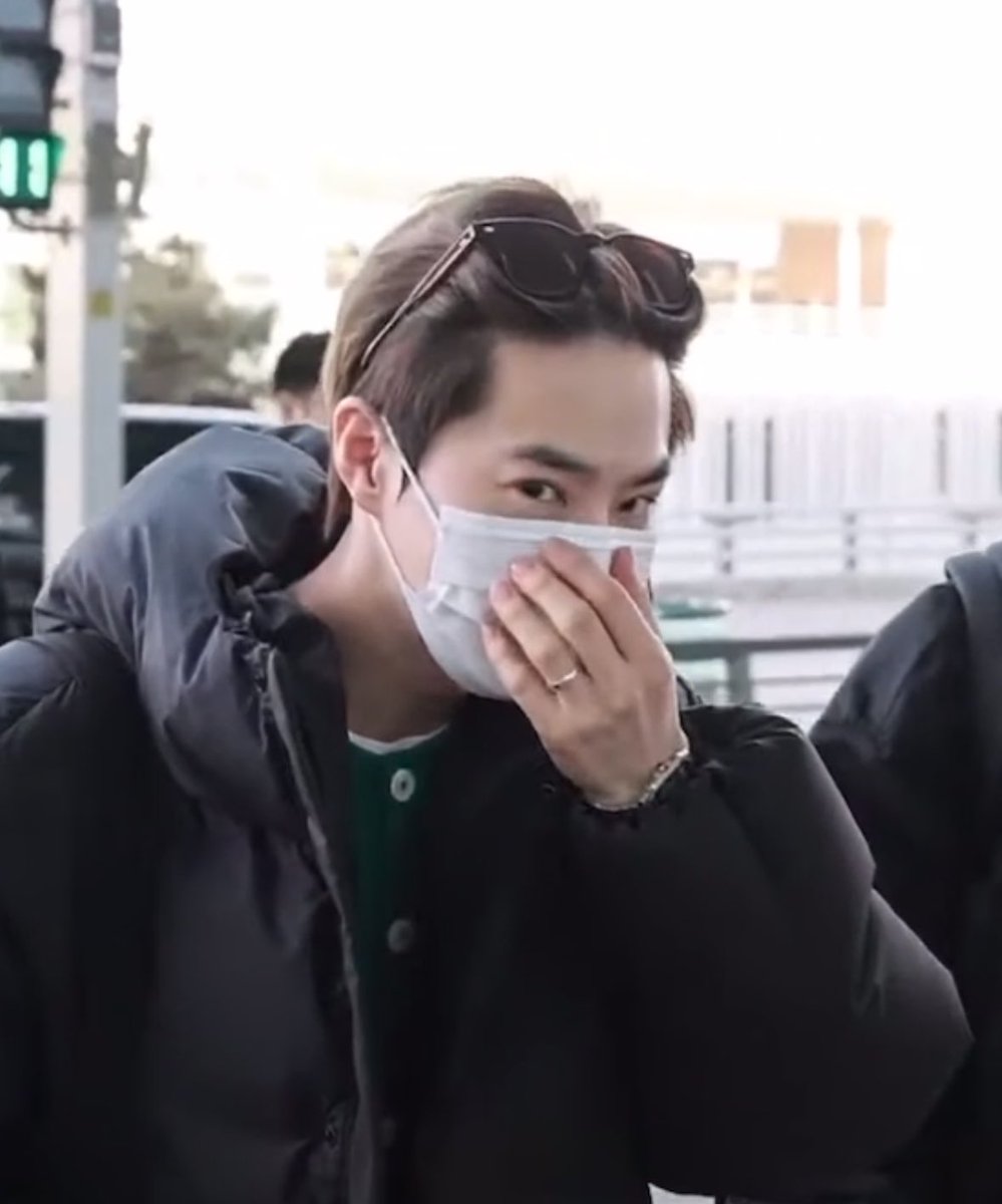 준면이 엠디 커플링 꼈네🥹 팬사랑 꽉 껴..