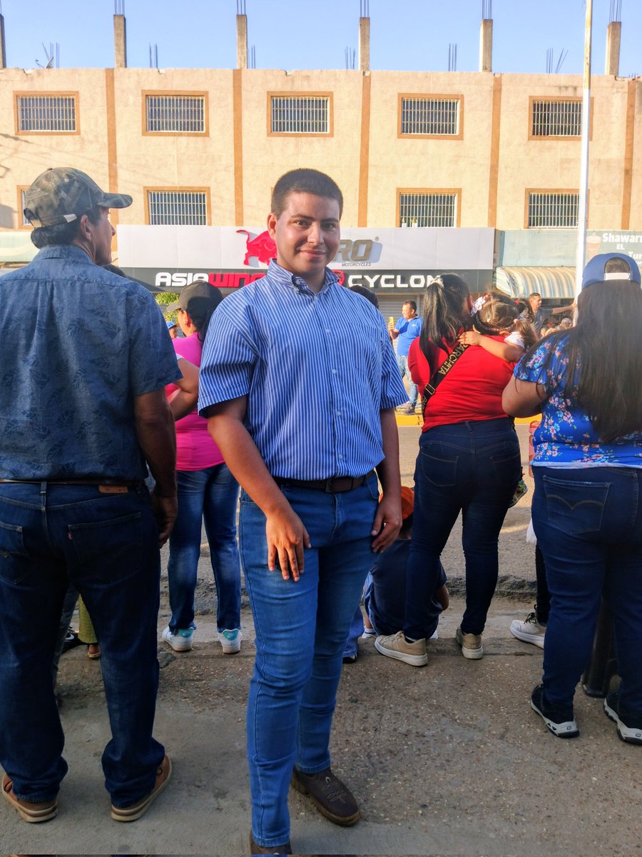 jmoisesbastidas's tweet photo. #VDLP #Desfile2026 🎉 https://t.co/n6n36azDpP