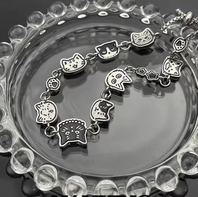 Pulsera de michitos, 100 pesos