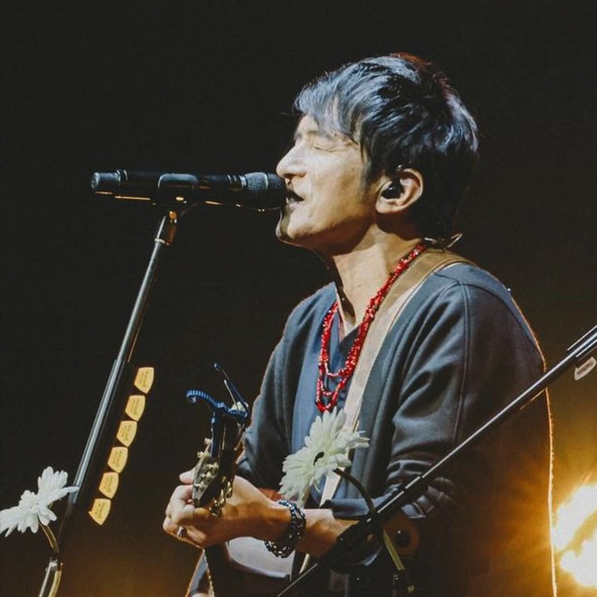 GundaStaff's tweet photo. 現在gunda official storeでは
Mr.Children 桜井和寿様が着用している
・VEIN NECKLACE
・VEIN NECKLACE/Blue
の先行受注を受け付けております！
それぞれ受注期間が異なっておりますのでご注意ください。

VEIN NECKLACE
2026年2月10日(火) 23:59まで

VEIN NECKLACE/Blue
2026年2月12日(木)23:59まで https://t.co/7fh3iNORAn