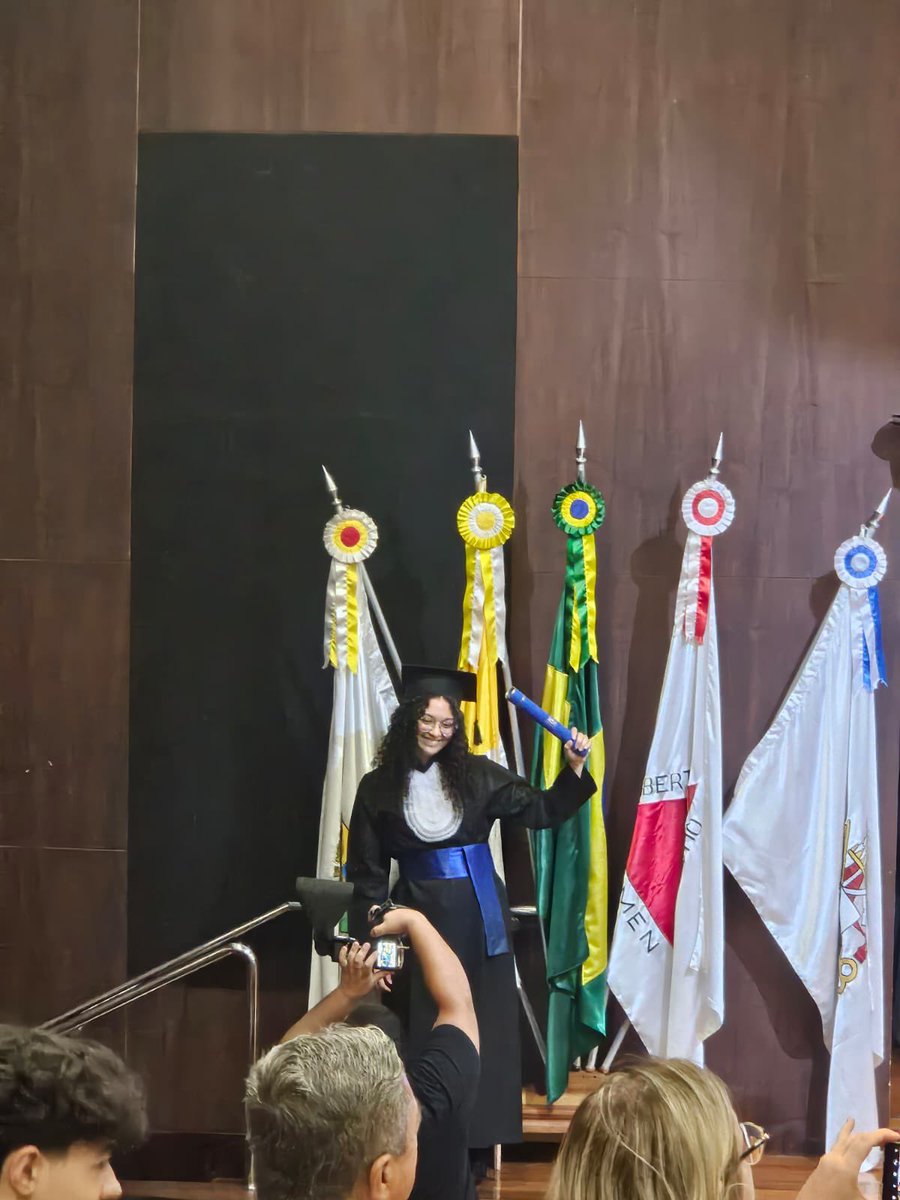 mooneychild's tweet photo. 💜💙🎓 https://t.co/QIMbM7AJug