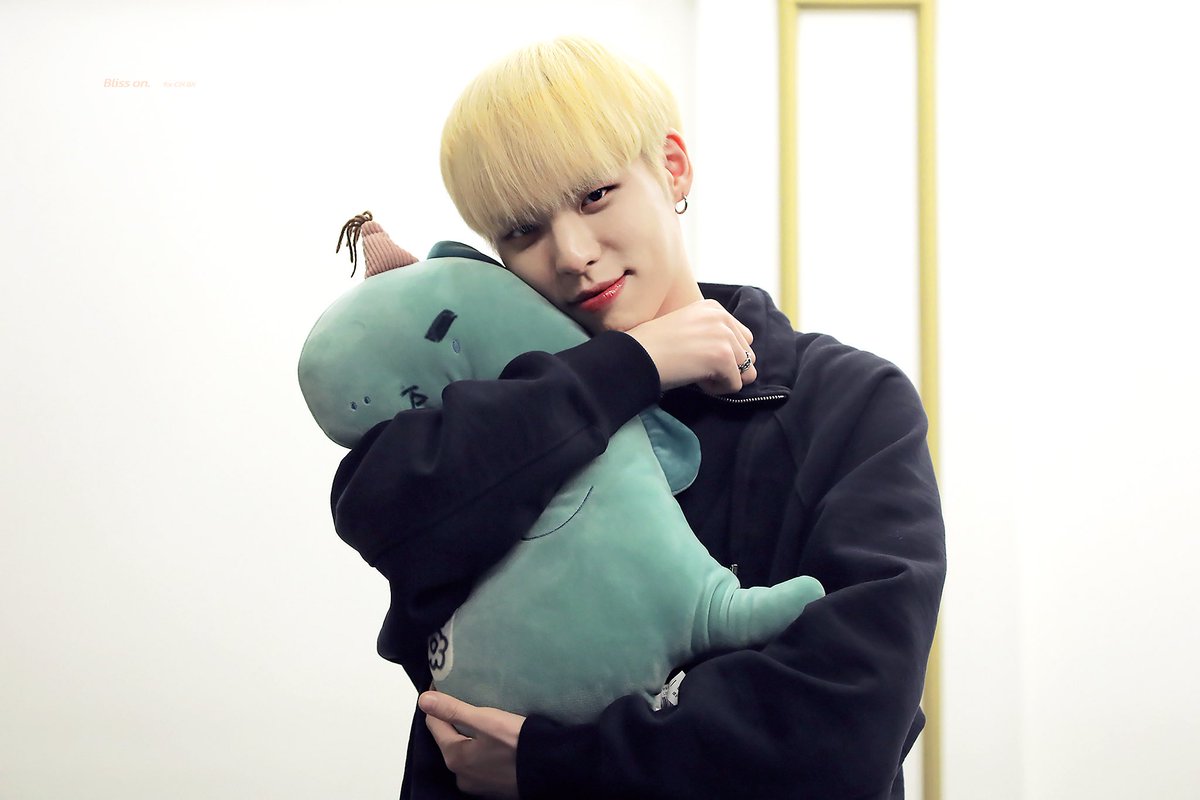 •̀⤙•́  
#BX #이병곤 
#CIX #씨아이엑스