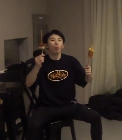 Mau tidur laper, bangun tidur laper. Kapan gak lapernya ?!