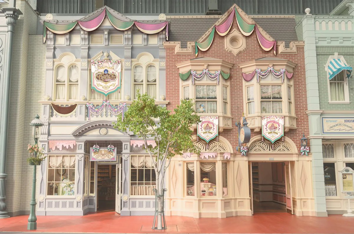 tdr_doria's tweet photo. 3月9日発売！
『ヴァネロペのスイーツ・ポップ・ワールド』の「パルパルーザ・パルフェ」グッズ☆

"ペイストリーパレス"のスタンバイパスが必要。ボン・ヴォヤージュでの販売なし。

「カップ」と「ポーチ」は1会計1人各1点まで。お菓子は10個。
https://t.co/LMNkJNKYjQ
#TDR_now #TDR__now #TDR_MD https://t.co/MWY52xmBw9