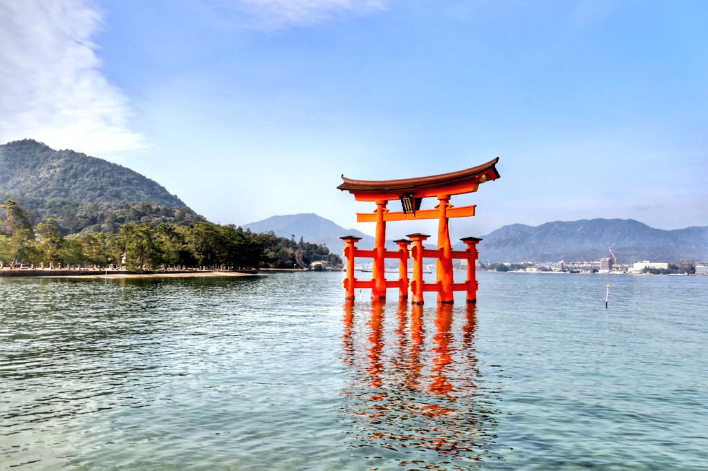 boakira's tweet photo. 久しぶりの広島宮島訪問。
比較的暖かくて天気も良いので鹿ちゃんもオネムです😊

#広島 #宮島 #巌島神社
#大鳥居 #世界遺産 #日本三景
#宮島の鹿 https://t.co/lZJZINXpcC