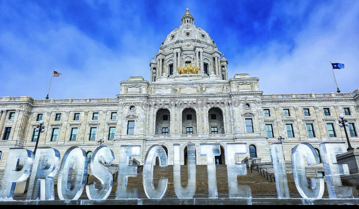 Laurieluvsmolly's tweet image. Jake Lang is in custody for felony destruction of an ice sculpture by @commondefense 

Another pardoned January 6’er committing felonies post-pardon. #J6