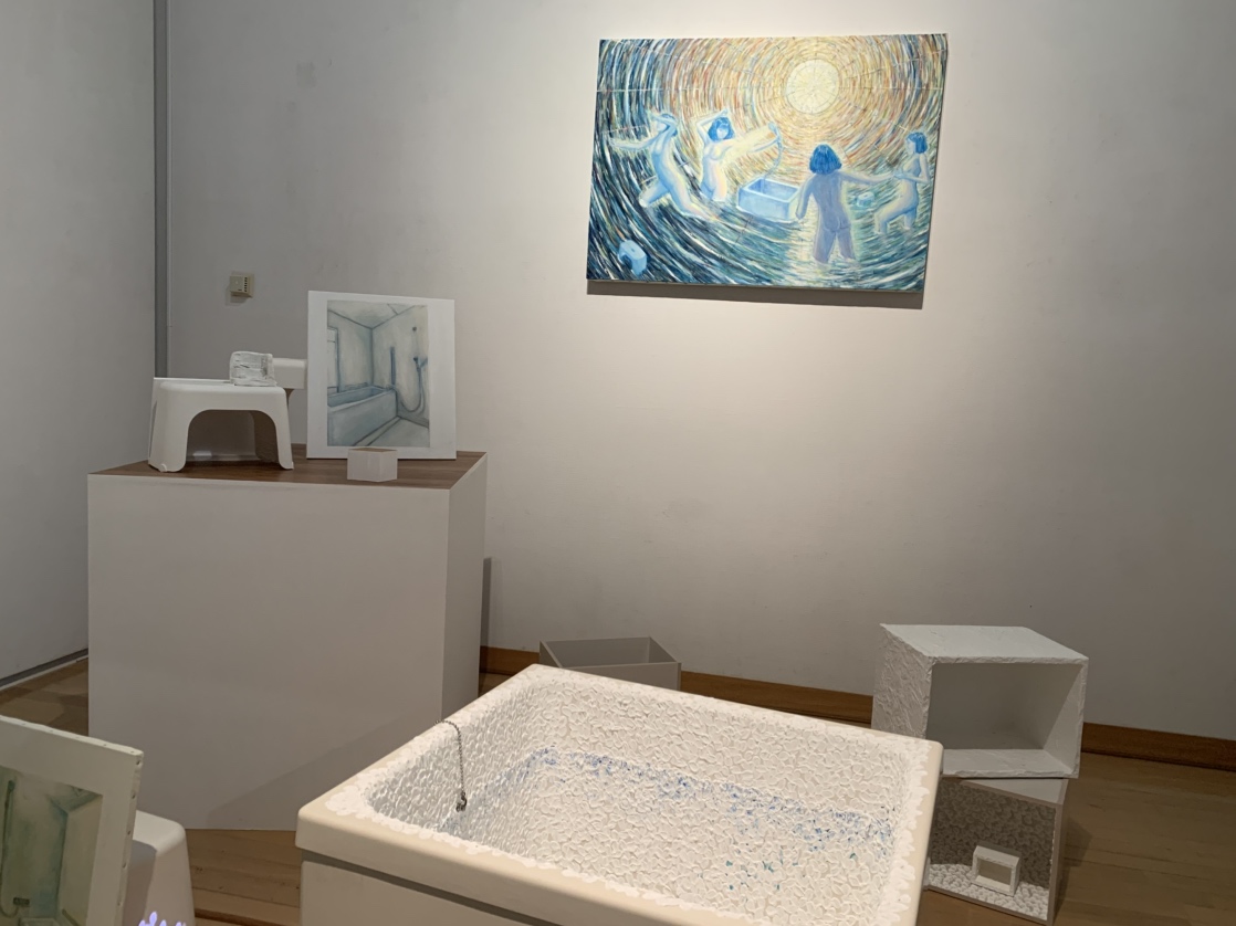 taromuseum's tweet photo. 本日2月6日(金)は ＃風呂の日 だそうですね！
現在開催中の企画展「第29回岡本太郎現代芸術賞(TARO賞)」にて展示中の毛利華子さんの作品《502号室と》は、なんとお風呂の作品です🛁✨
https://t.co/LpjBb9H3VA https://t.co/Su2W5fEaaZ