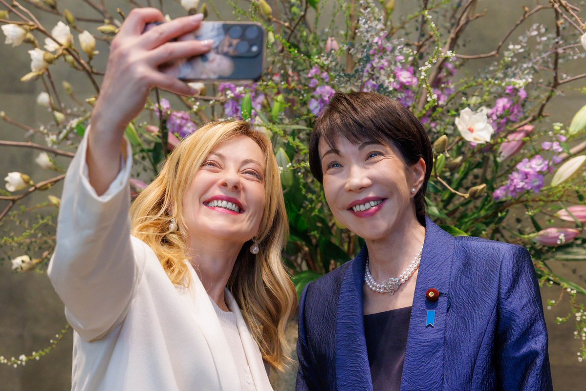 🇯🇵朗報🇮🇹

トランプ砲が絶妙のタイミングで到着しましたので

もしかしたら、

メローニ砲が来るかも
しれません

来たら褒めて下さい
🤭🤣😂