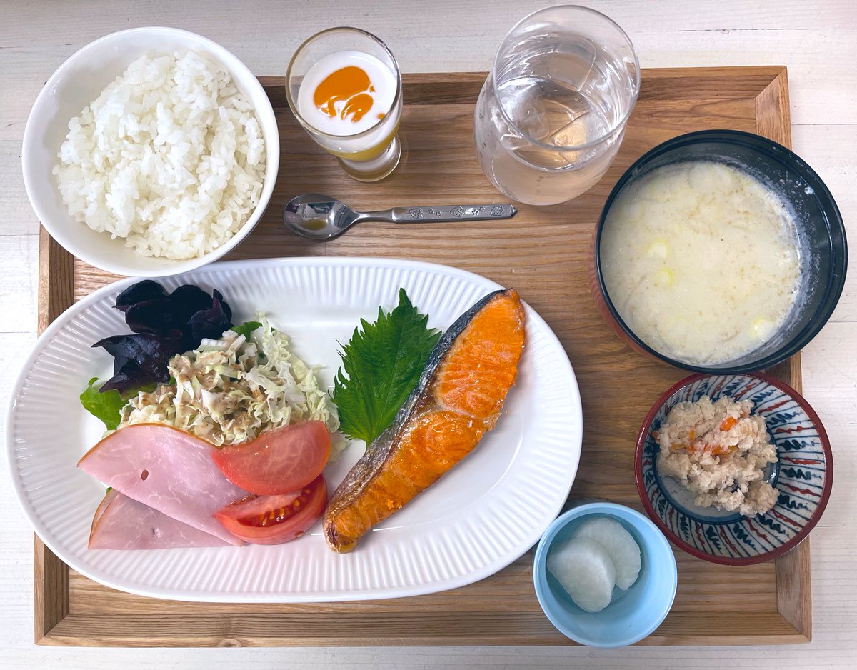 Cassini35049374's tweet photo. 多肉植物カフェで 早めのランチ🍽️

今日も美味しゅうございました😋

たくさんの新しい多肉植物が
お迎えされる準備中🤭
かわいい😍

#dog17 #多肉植物カフェ https://t.co/k3jNIbv0gc
