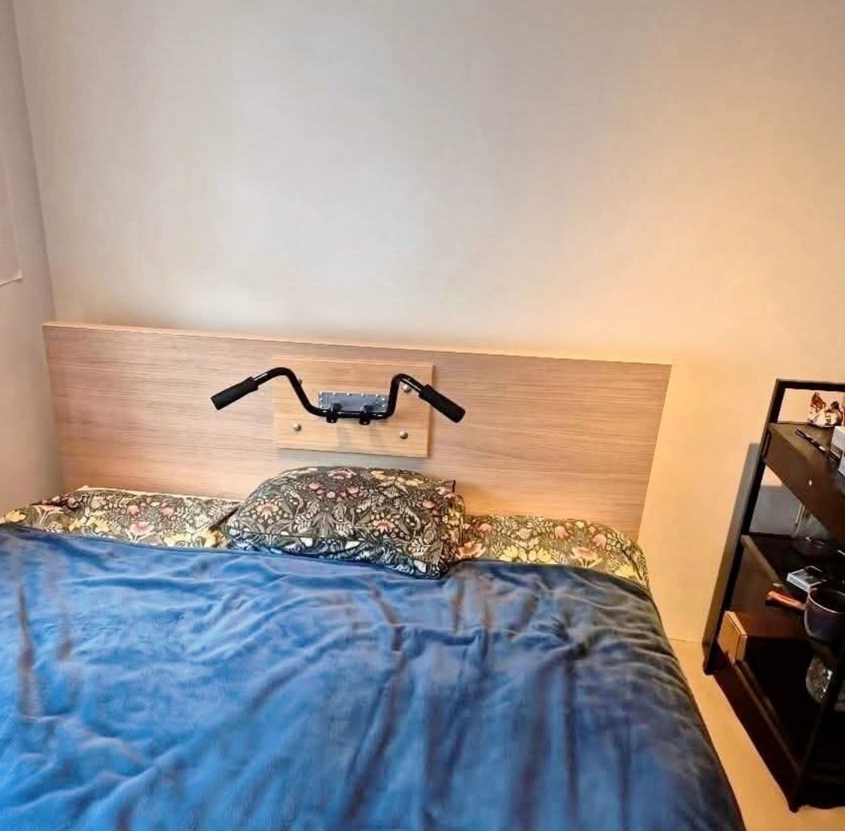 Kok ada 'Stang Sepeda' di tempat tidur? Fungsinya buat apa sih?