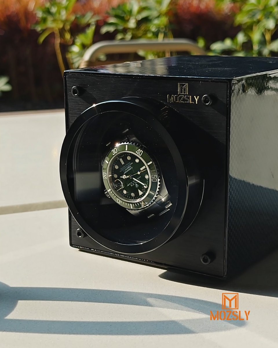 mozsly51388's tweet image. A place where your watch stays in motion.
Not for display alone,but for the moments between wearing it.
More at 📷 Link in bio
#mozsly #mozslywatchwinder #watchwinder #luxurylıfestyle #desksetup #timelessstyle #designdetails #watchcollector #automaticwatch #luxurywatches