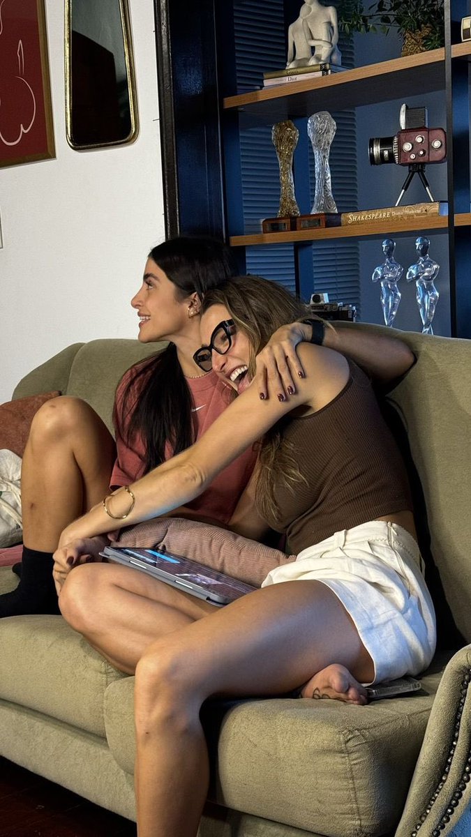 natsc_x's tweet image. O tanto que eu amo essas  duas não dá pra explicar