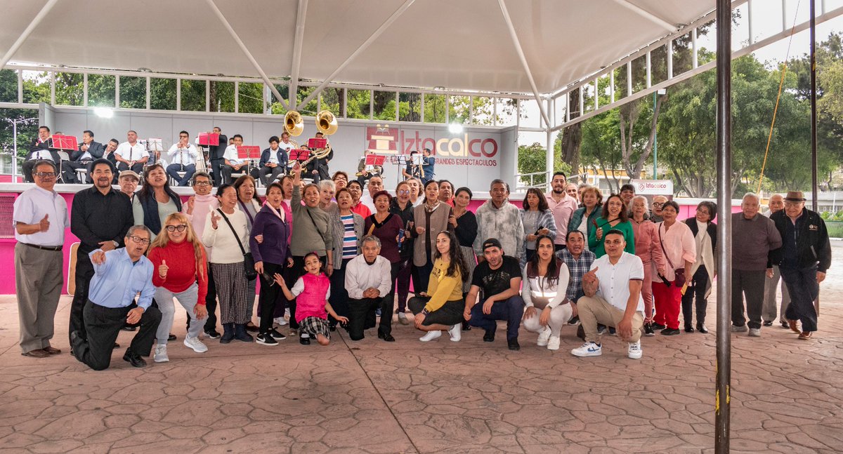IztacalcoAl's tweet photo. La explanada de Iztacalco se llenó de ritmo y tradición! 💃🕺 Hoy celebramos Danzoneando, un espacio para disfrutar, convivir y mantener viva nuestra cultura. Gracias a todas y todos por ser parte de esta gran fiesta comunitaria. ❤️ #Iztacalco #danzoneando https://t.co/I4IRV8sI9b