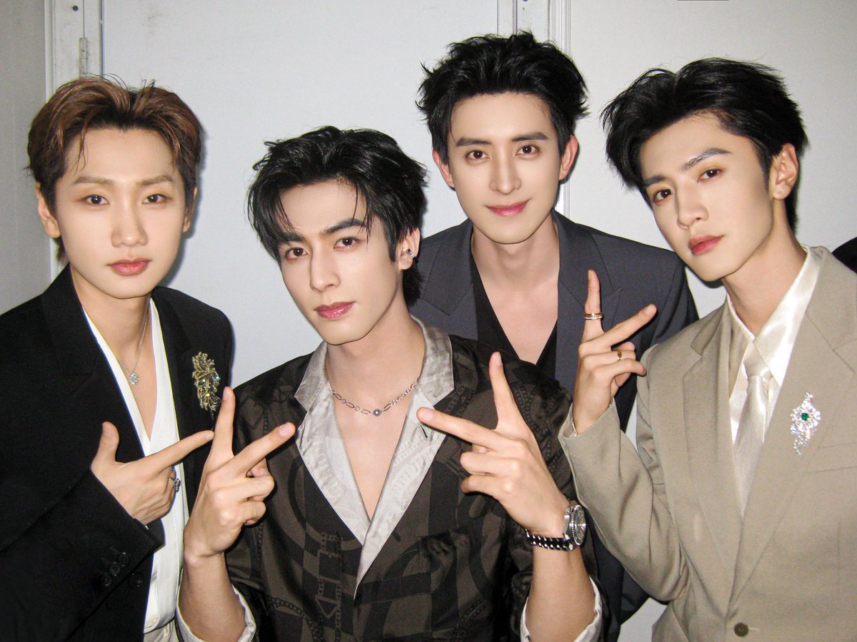 chenzheyuanzi's tweet image. it’s 2026 and we got a photo of Chen Zheyuan with wang sulong, song weilong and ao ruipeng Y’ALL