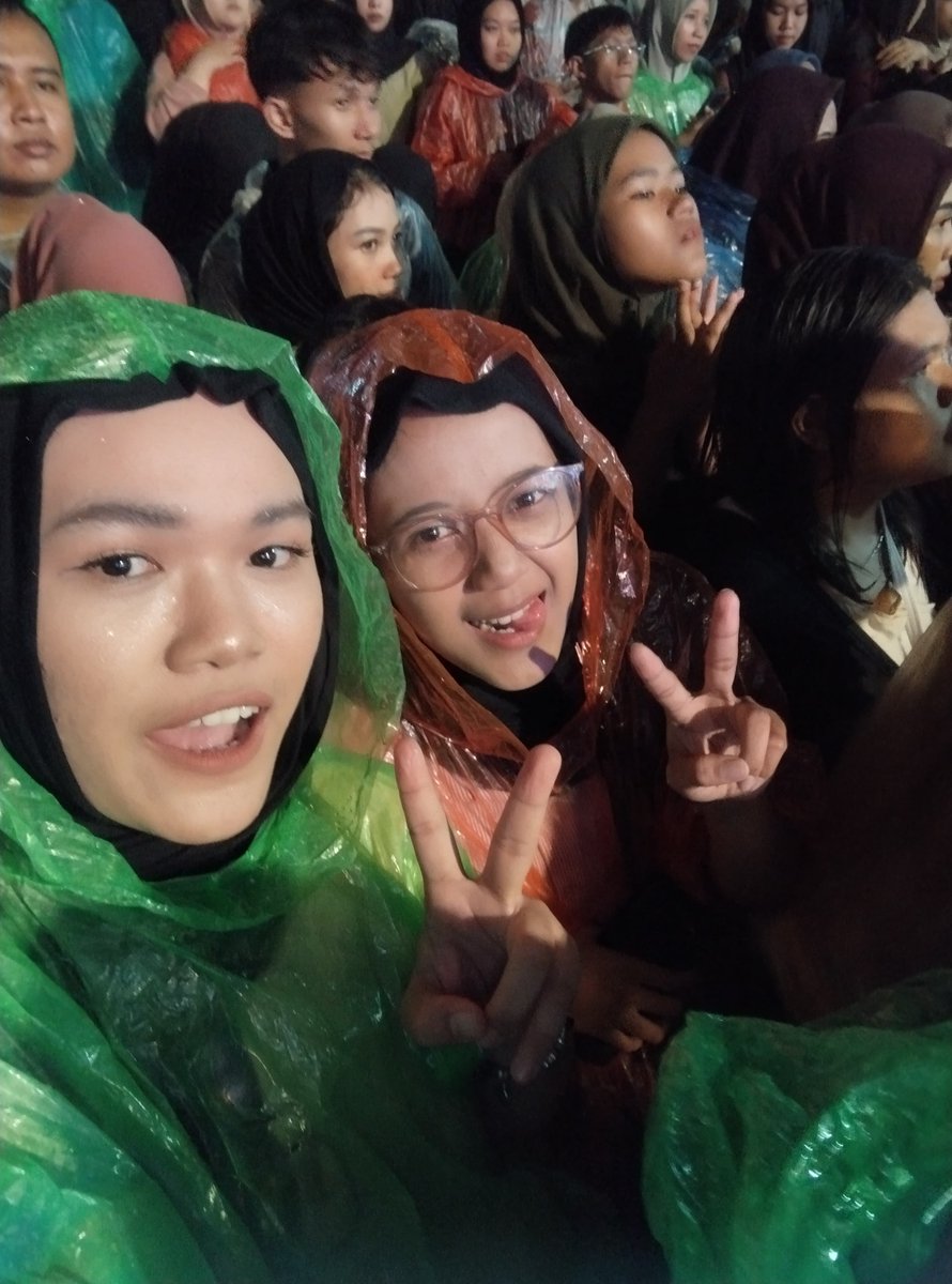 bjhyeon's tweet photo. Conser day https://t.co/jvpZxptKQH