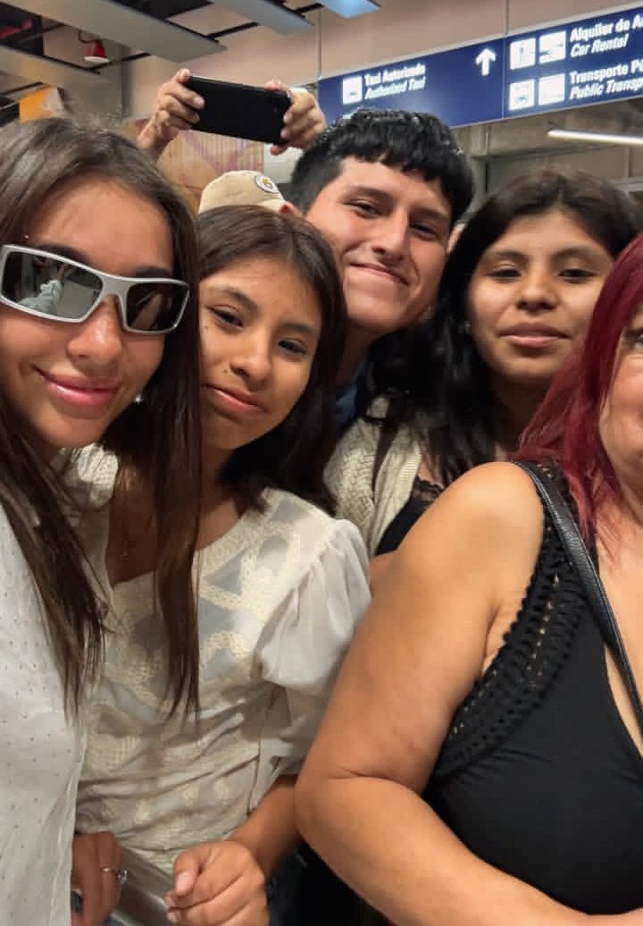 Maria Becerra junto a sus fans de Perú, está tarde tras su llegada. ❤️‍🔥