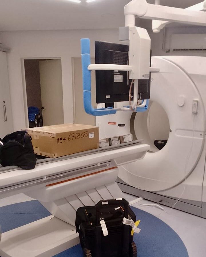martibatres's tweet photo. Tras hacer las pruebas necesarias, el tomógrafo del Hospital Regional de Alta Especialidad Bicentenario de la Independencia del @ISSSTE_mx comienza a funcionar. Fue sustituido un láser faltante y se le dio el mantenimiento necesario. https://t.co/3OdJ9luz4A