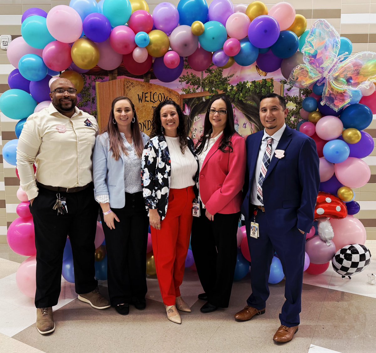 Anna Lopez tweet media