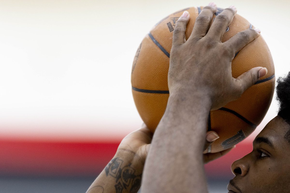 trailblazers's tweet photo. getting ready for the weekend 🏀 https://t.co/1UoWxRaBgP