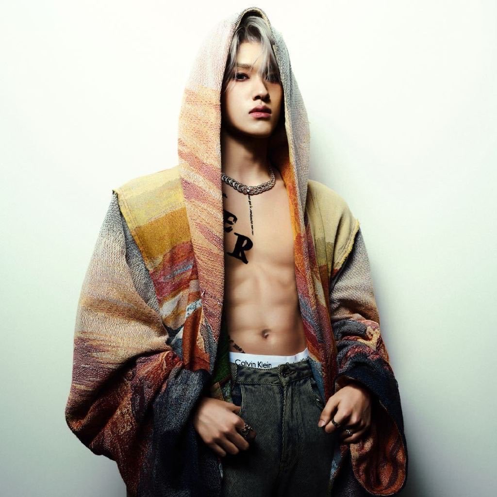 สิ่งที่บ่งบอกว่าเจนสามยังคงโคตรสนิทกันเลยนอกจาก interaction ตลอดงาน weibo night เจนสามเตรียมโทรศัพท์พร้อมเมื่อน้องท็อปขึ้นแสดง เมื่อคืน ก็จนตื่นมาวันนี้5555555555555555555555555555555555

จางจี๋เลือกให้น้องมู่หรืออะไร!?🤣🤣🤣 พีคเกิน น้องจี๋!!!!!!!!