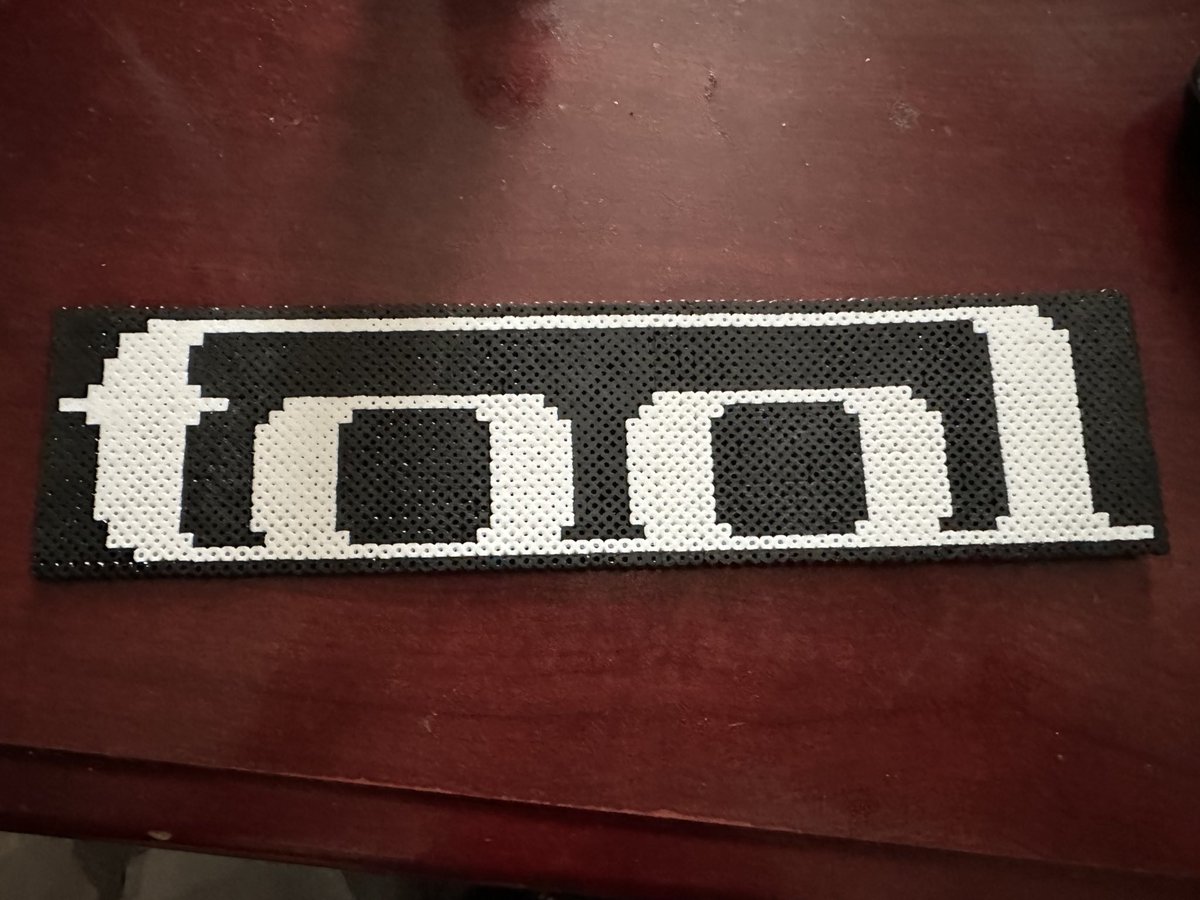 kage187's tweet image. 親友がアイロンビーズで10000日時代のToolロゴ作ってくれた！

本当に感謝してもしきれない。
マジ天才！！！！！

#Tool