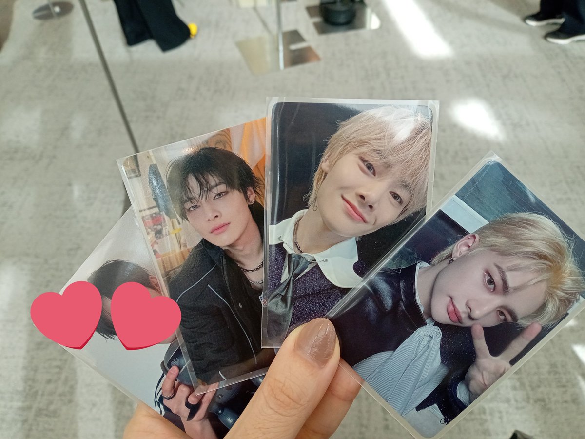 スキズ展覧会のトレカ、同種リノと交換できる方います？