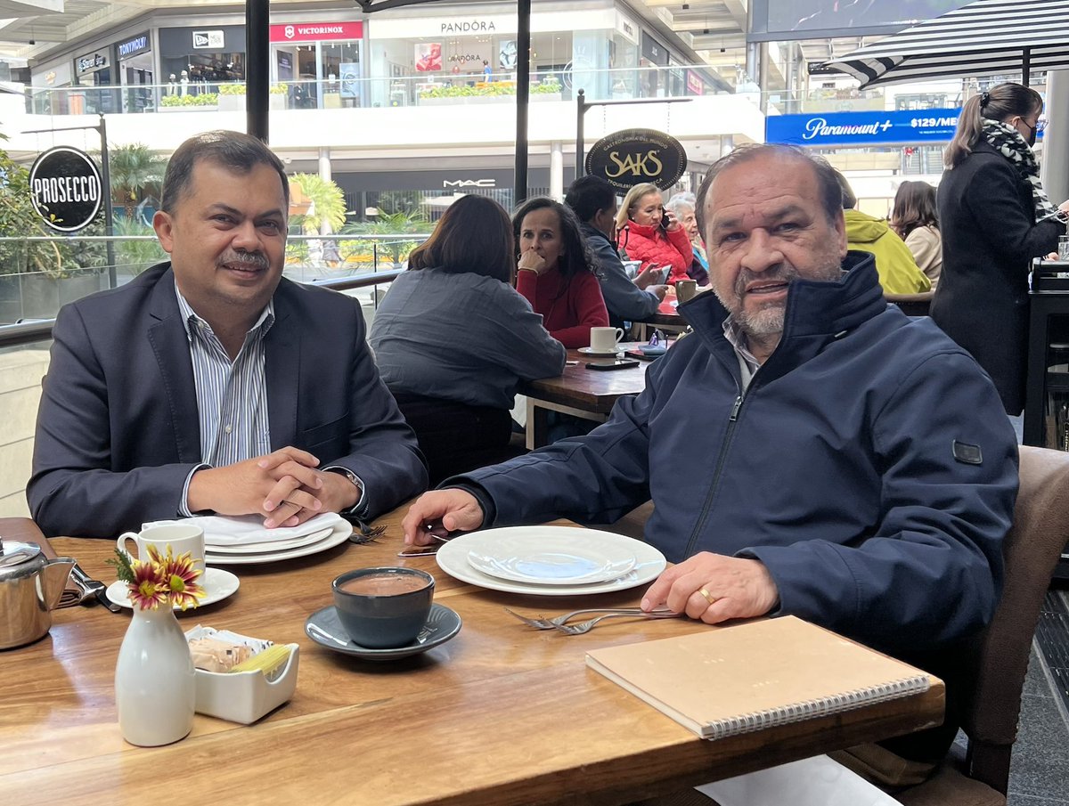 Se reúne nuestro SrioGral con el DirGeneral de la Asociación de Autoridades Locales de México <a href="/AALMAC_Mx/">AALMAC</a>, <a href="/hermiloperez/">hermilo</a>🇲🇽

Coordinan actividades conjuntas de <a href="/CONAMM/">CONAMM</a> y de las asociaciones mexicanas de municipios, y lo invita a activar su membresía como asociado pleno en #FLACMA