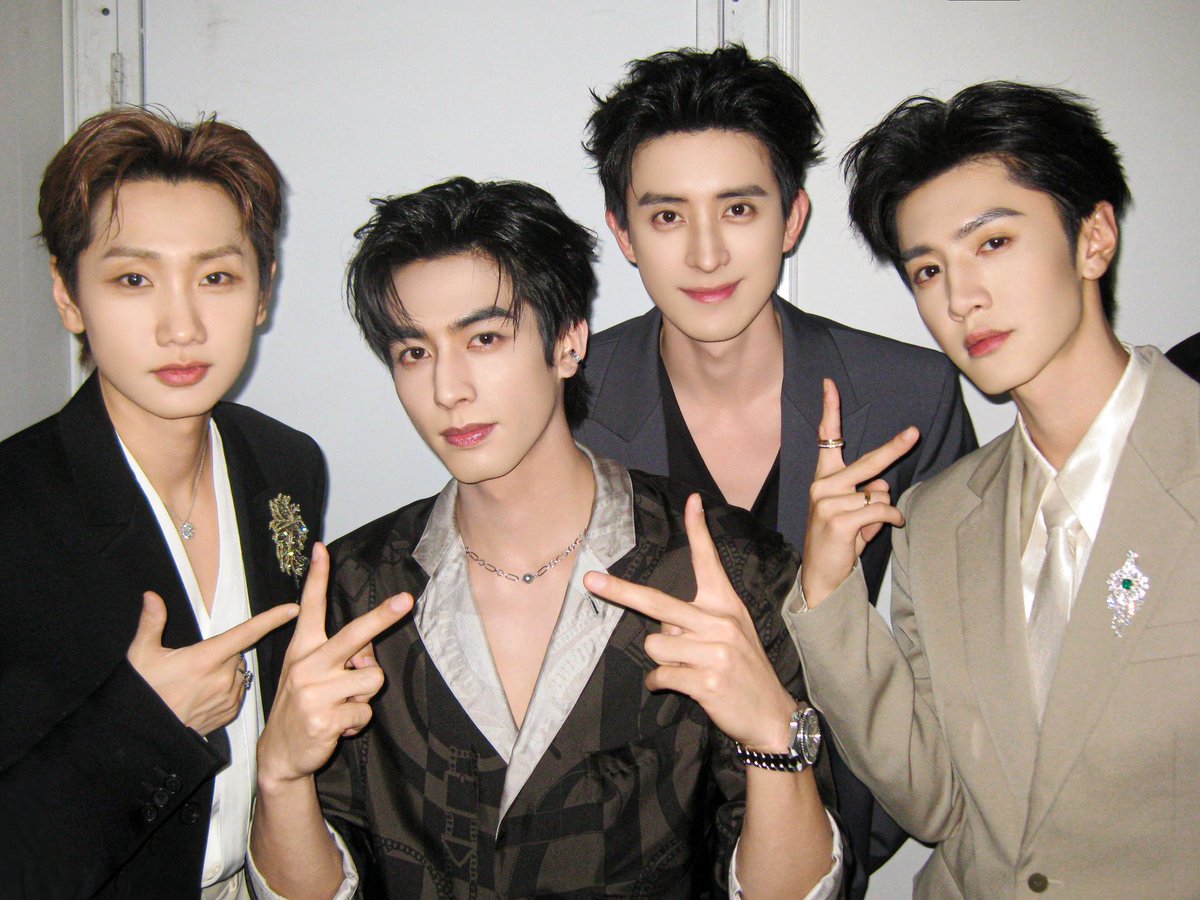 pukxcnzo's tweet photo. #Weiboupdate
🗓 06.02.2026
Chenzheyuan weibo update
...โพสต์รูปถ่ายร่วมกันหน่อย...✌
#เฉินเจ๋อหย่วน #Chenzheyuan #陈哲远 https://t.co/fyQ0t14Ph8