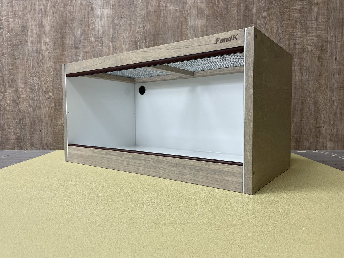 今回JRS愛知には小型ケージを多めに持って行ってます！ 画像1枚目新色